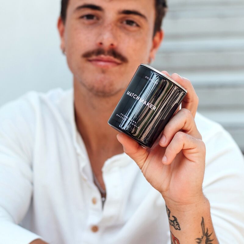 img_146065_15dbe698762adb35a3d130fda36b0a74_1.jpg EYE OF LOVE - MATCHMAKER BOUGIE DE MASSAGE DIAMANT NOIR LATTIRER 150 ML – Image 5