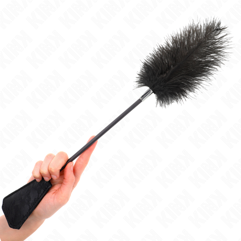 img_189093_b79f1d145bcaa6be8b379205c52ec6ad_1.png KINK - PLUMES D'AUTRUCHE POUR TICKLE AVEC PALETTE DENTELLE 56 CM – Image 4