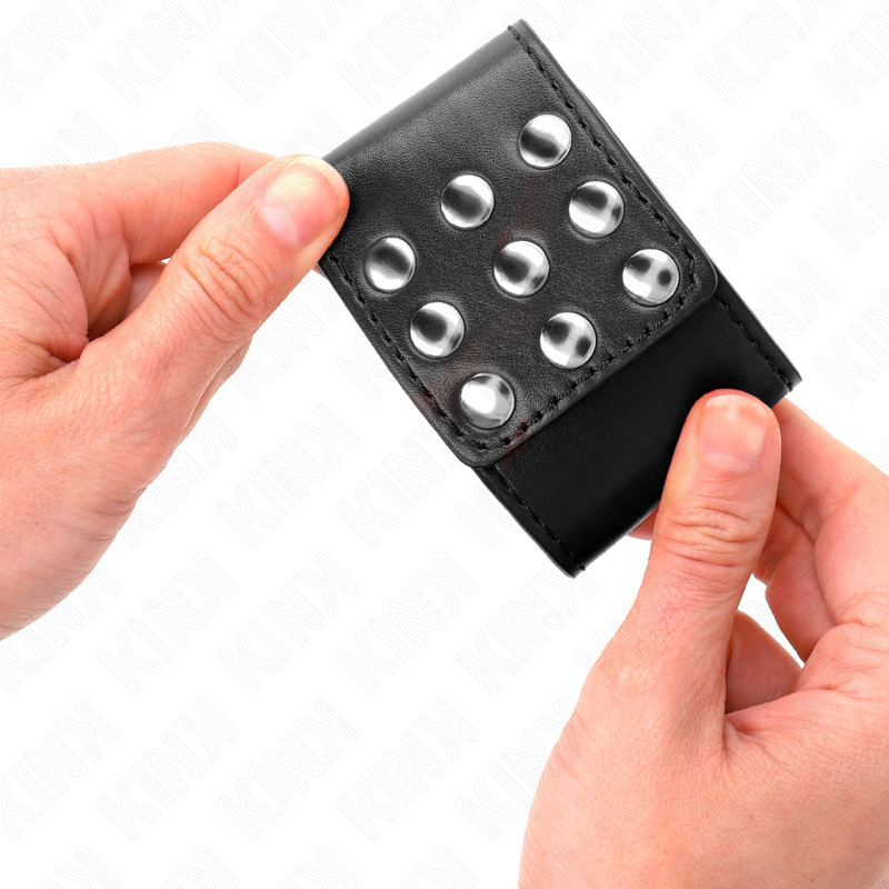 img_189198_8184f84897e1215e6bfb6cc562802cc9_1.png KINK - APPUI-POIGNETS AVEC BOUTON-PRESSION NOIR RÉGLABLE 19-24 CM X 5,5 CM – Image 3