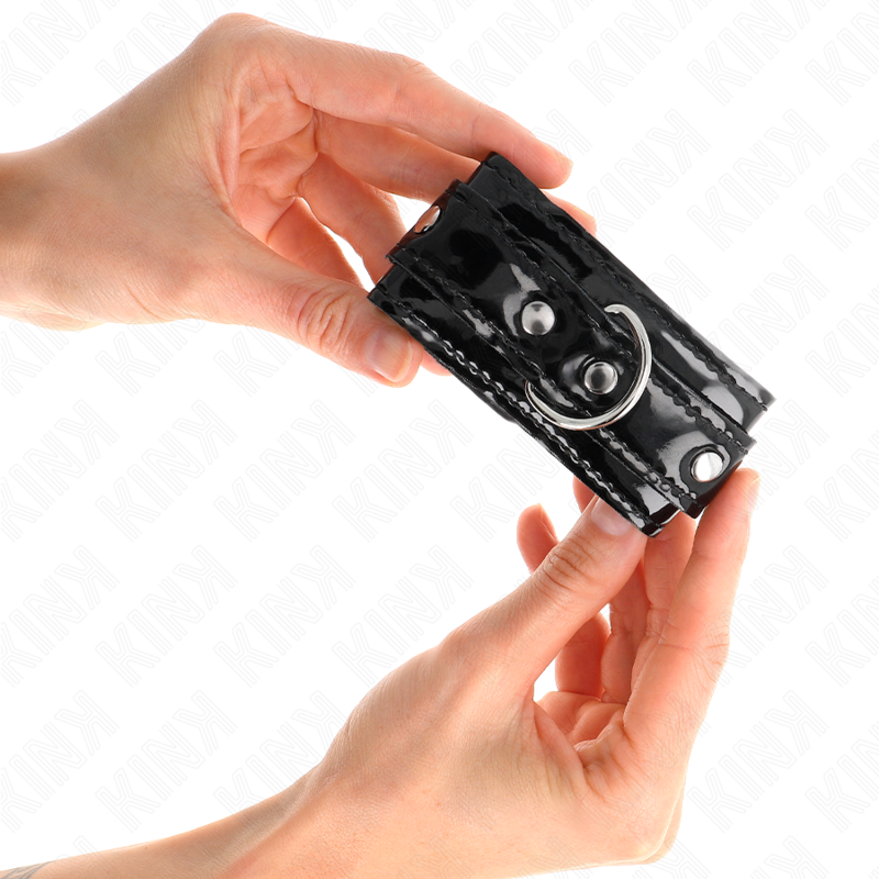 img_189265_52b329ba26572f172e3da8ba107a03be_1.png KINK - POIGNETS EN NÉOPRÈNE BRILLANT AJUSTABLES 17-24 CM X 4,5 CM – Image 3