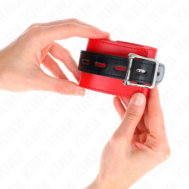 img_189507_4f53d7c6eff825bf85281188d98d41b9_1.png KINK - APPUI-POIGNETS ROUGE AVEC CEINTURE NOIRE RÉGLABLE 17-28 CM X 6 CM – Image 3